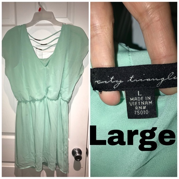 City Triangles Dresses & Skirts - City Triangle Large Dress Like New